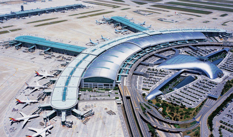 KHU VỰC SẢNH GA ĐẾN CỦA SÂN BAY MUNICH TERMINAL 1