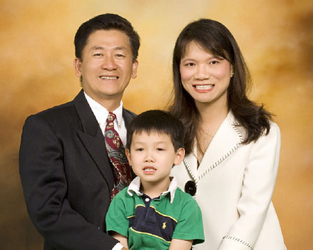 Gia đình hạnh phúc của luật sư Cindy Truong.